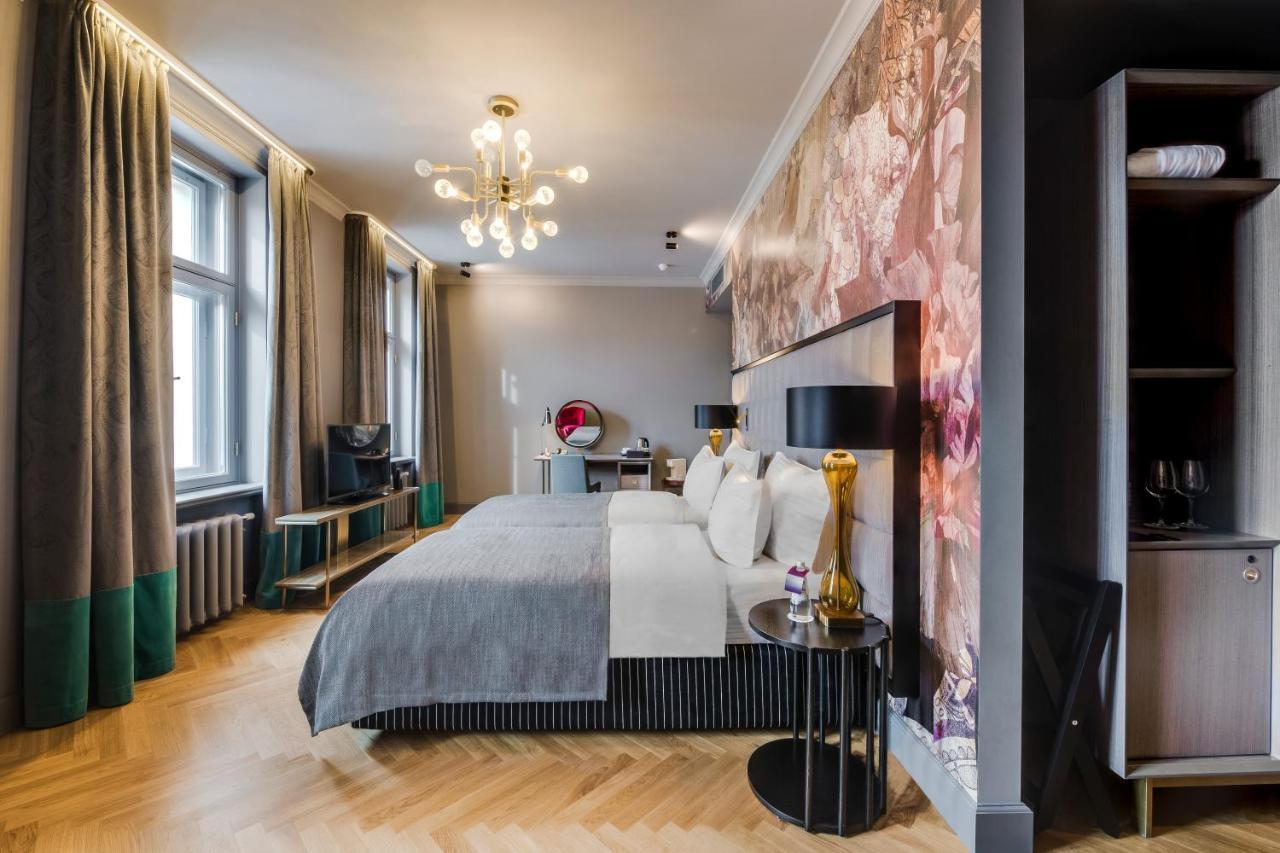 Grand Poet Hotel And Spa By Semarah Riga Bagian luar foto Suite