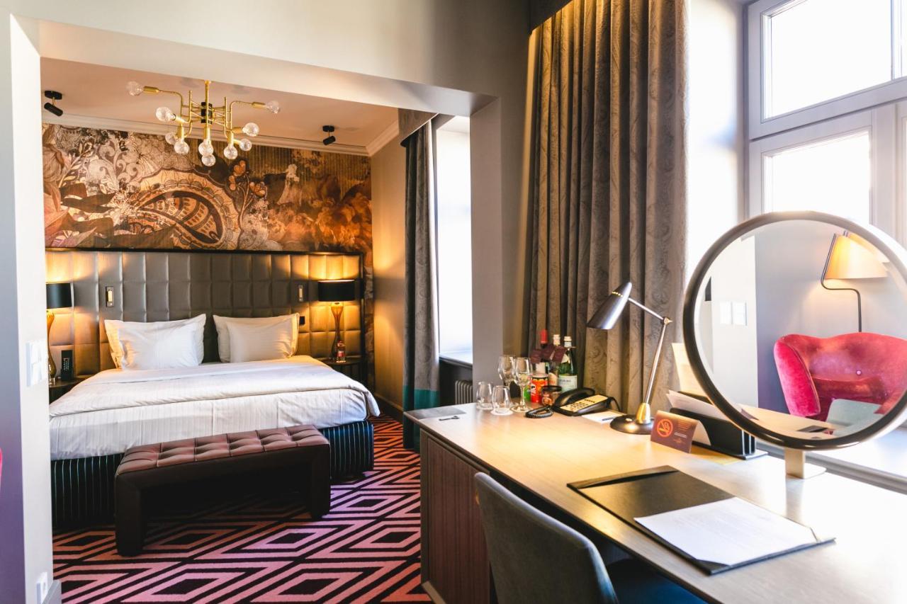 Grand Poet Hotel And Spa By Semarah Riga Bagian luar foto Suite