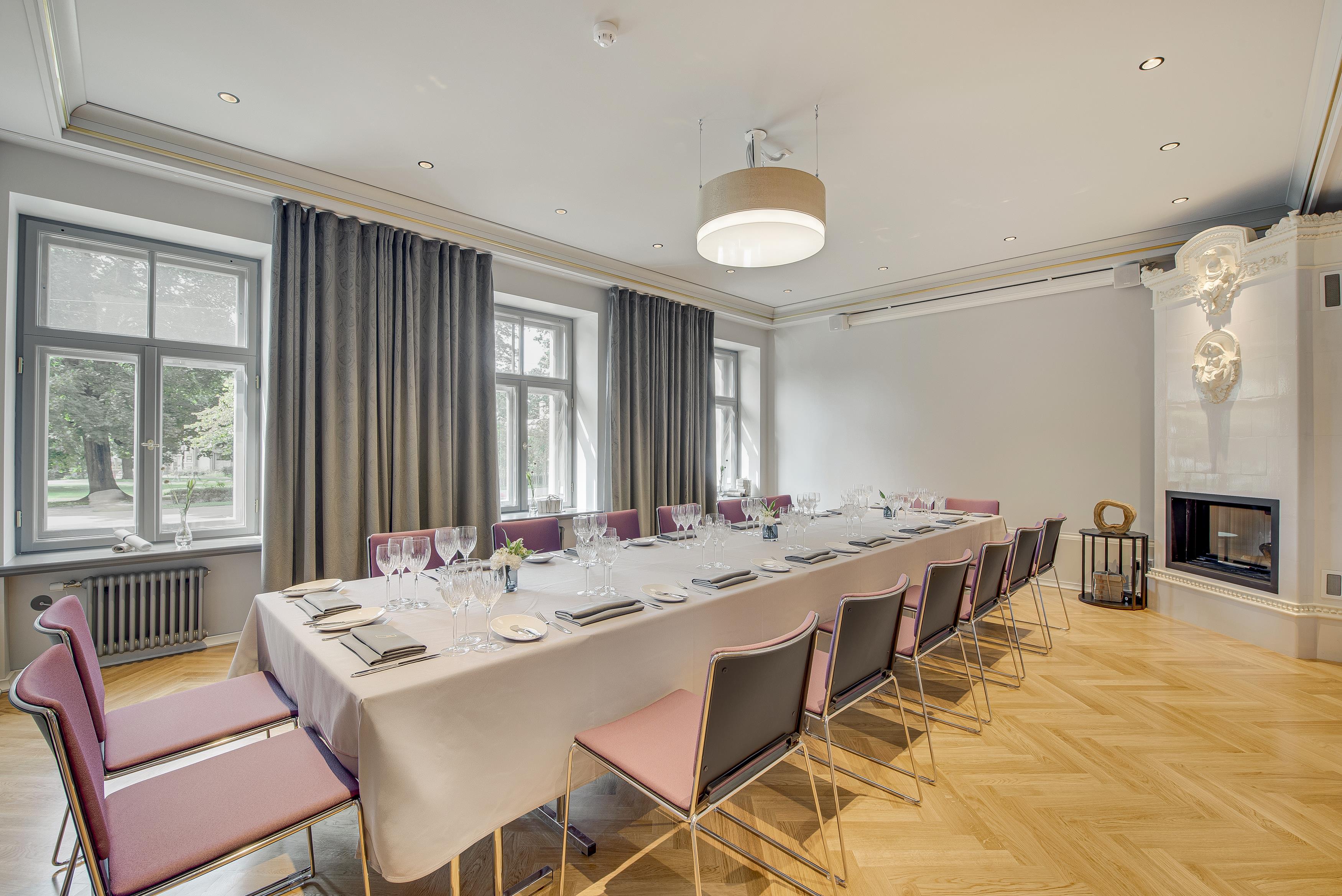 Grand Poet Hotel And Spa By Semarah Riga Bagian luar foto The interior of the restaurant