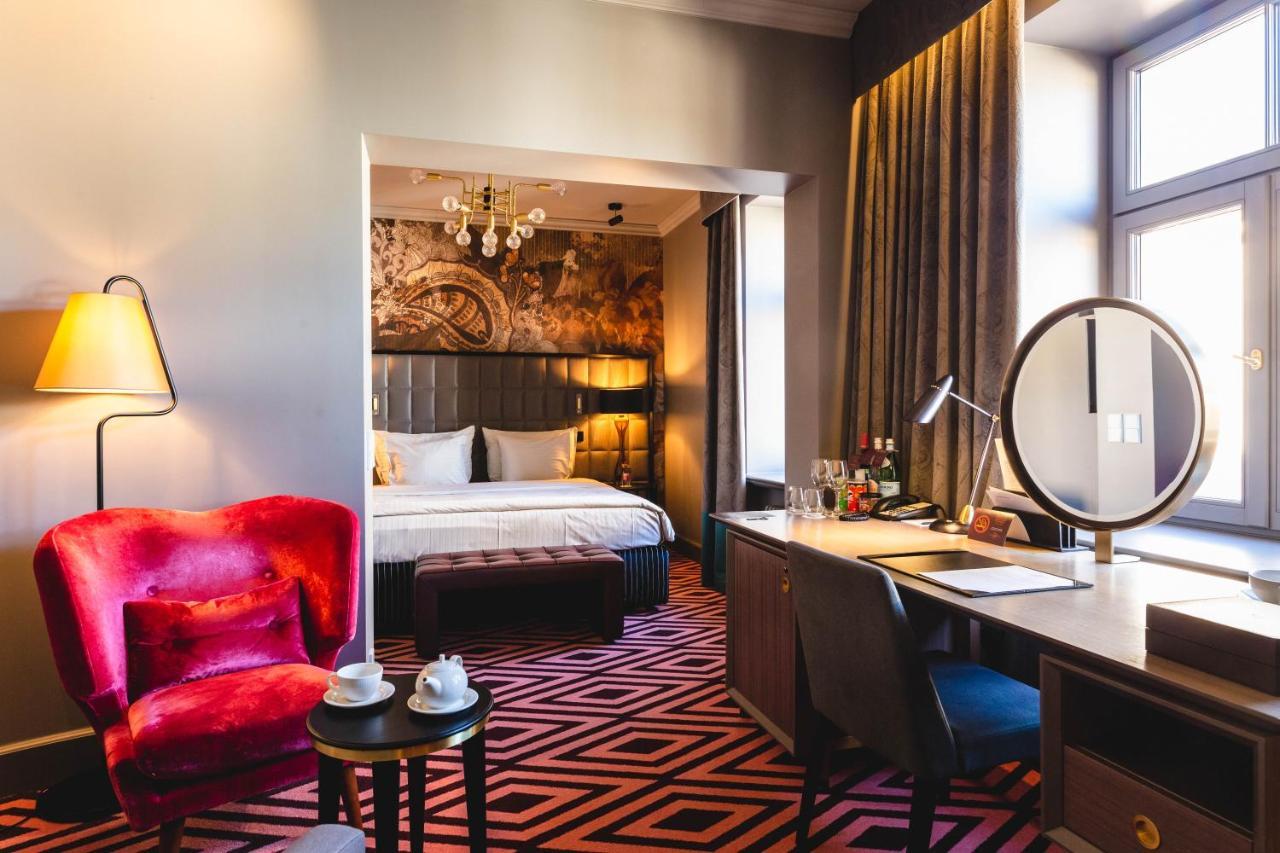 Grand Poet Hotel And Spa By Semarah Riga Bagian luar foto