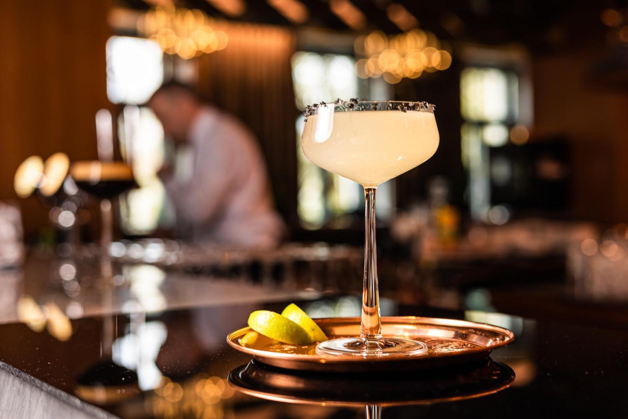 Grand Poet Hotel And Spa By Semarah Riga Bagian luar foto A margarita cocktail
