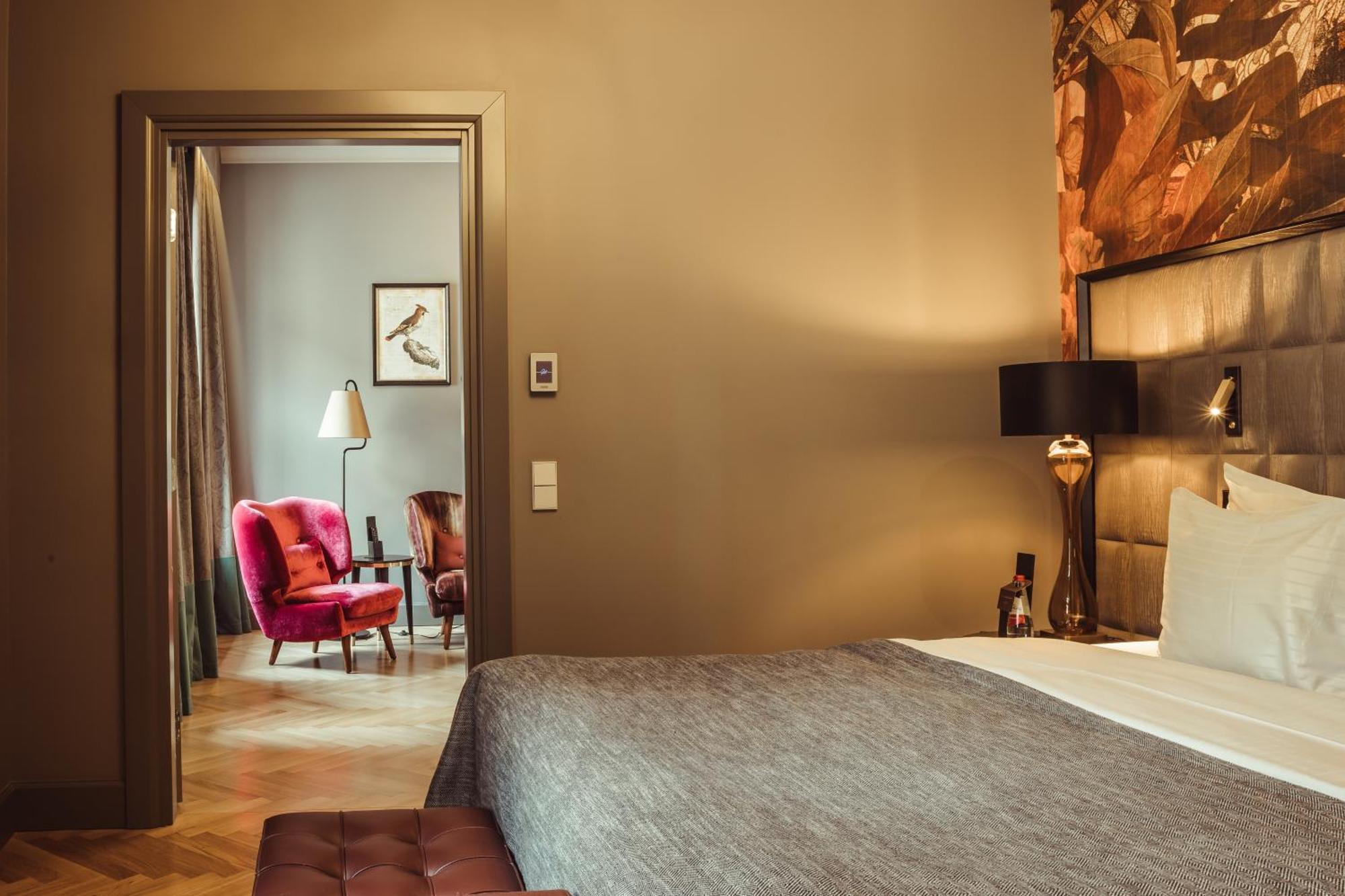 Grand Poet Hotel And Spa By Semarah Riga Bagian luar foto Suite